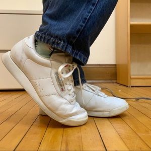 Vintage Reebok women’s classic leather shoe